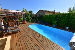 Outdoor pool, a heated pool - Villa aux Portes du Lubéron et D'aix en Provence (Vernègues)