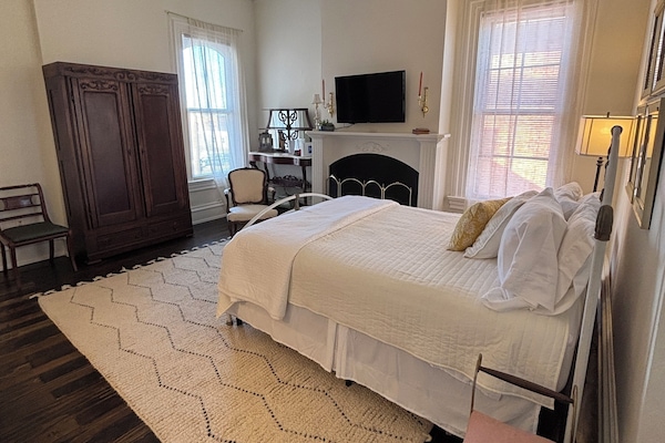 1 chambre, bureau, fer et planche à repasser, Wi-Fi gratuit