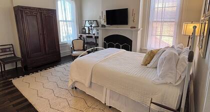 Luxury Private Downtown Penthouse 1 Bedroom