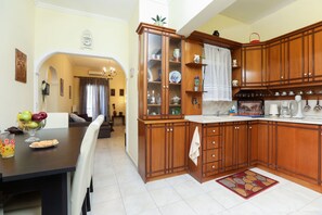 City Apartment | Private kitchen | Full-sized fridge, oven, stovetop, electric kettle - Annie's House by Corfuescapes (Corfu)