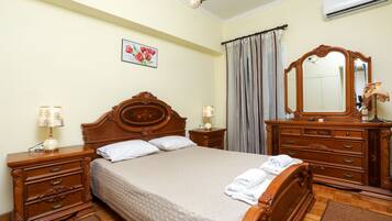 Apartemen Kota | 2 kamar tidur, setrika/meja setrika, dan Wi-Fi gratis