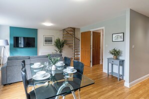 Apartamento familiar, 2 habitaciones | Comedor
