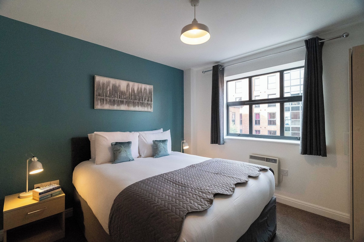Familie appartement, 2 slaapkamers | 1 slaapkamer, luxe beddengoed, individueel gedecoreerd