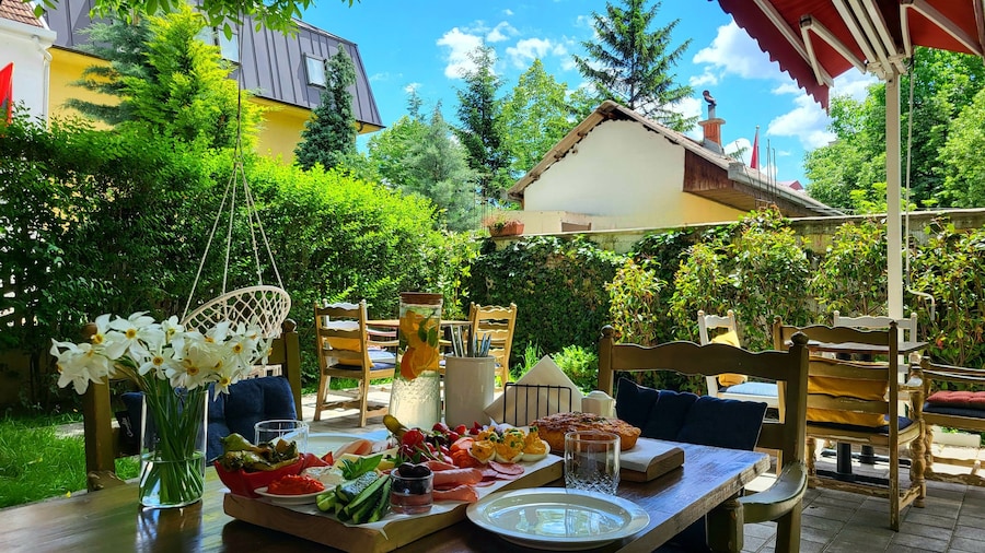 Grand Boutique Hotel