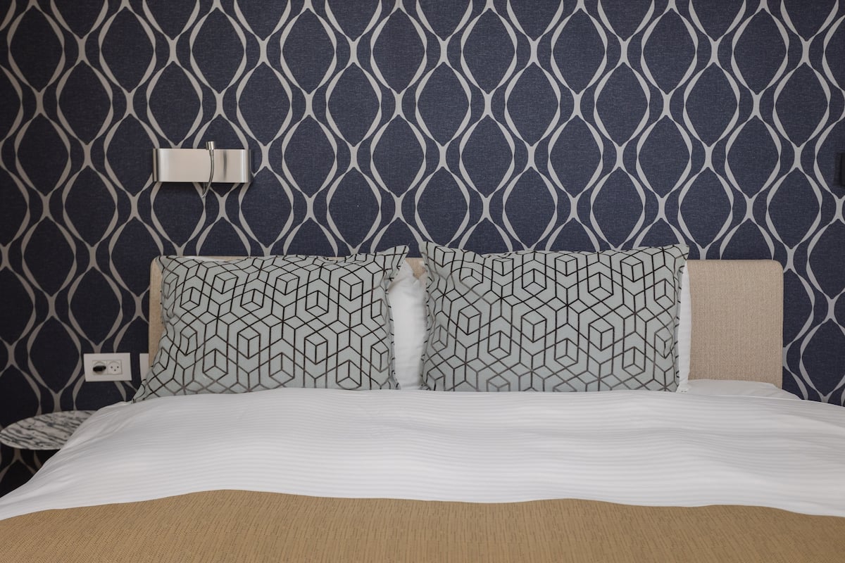 Apartment, 3 Bedrooms, 2 Bathrooms | Desk, WiFi (free), bed sheets