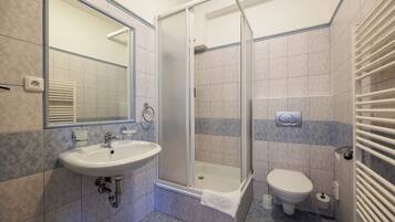 Shower dan handuk