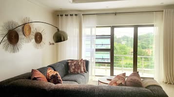 Departamento familiar | 3 habitaciones, muebles diferentes y espacio para trabajar con laptop