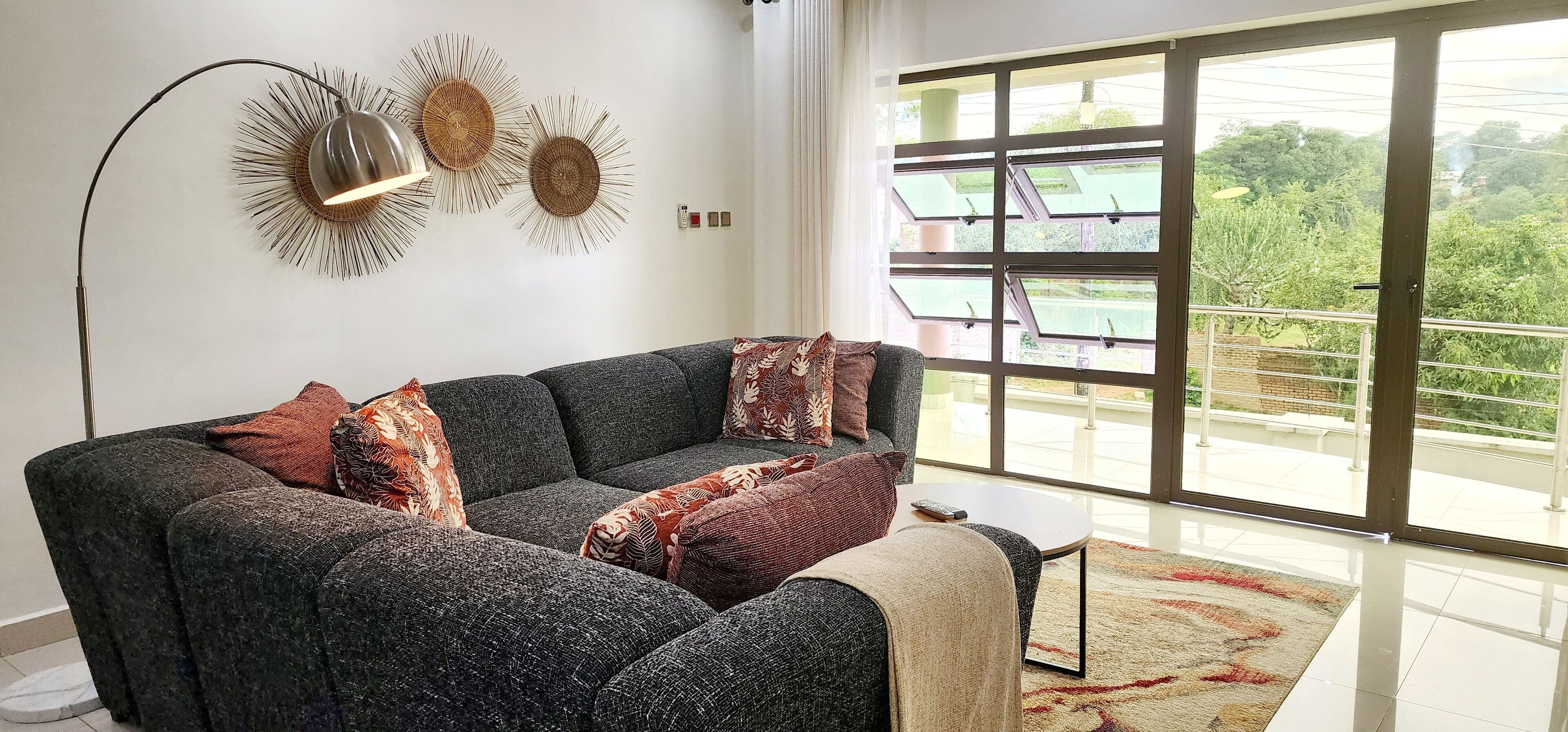 Familieleilighet | 3 soverom, individuelt innredet og skrivebord for bærbar PC