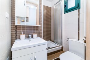 Hårtørrer, håndklæder, Sæbe, Toiletpapir