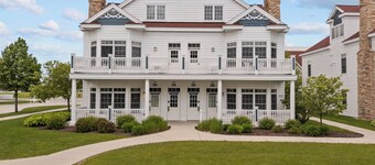 Lovely Lake Lookout - Cozy 2BR Condo Steps from Lake Michigan