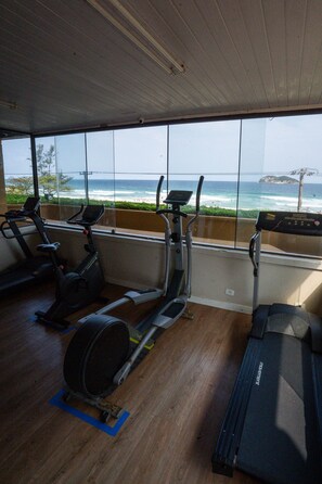 Fitness facility - Apartamento com Vista Para o mar na Barra da Tijuca (Barra da Tijuca Rio de Janeiro)