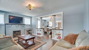 House (2 Bedrooms) | Front of property