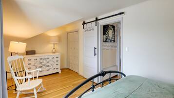 2 bedrooms, bed sheets