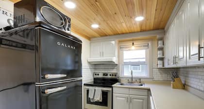 Riverfront New Hampshire Cottage w/ Boat Dock
