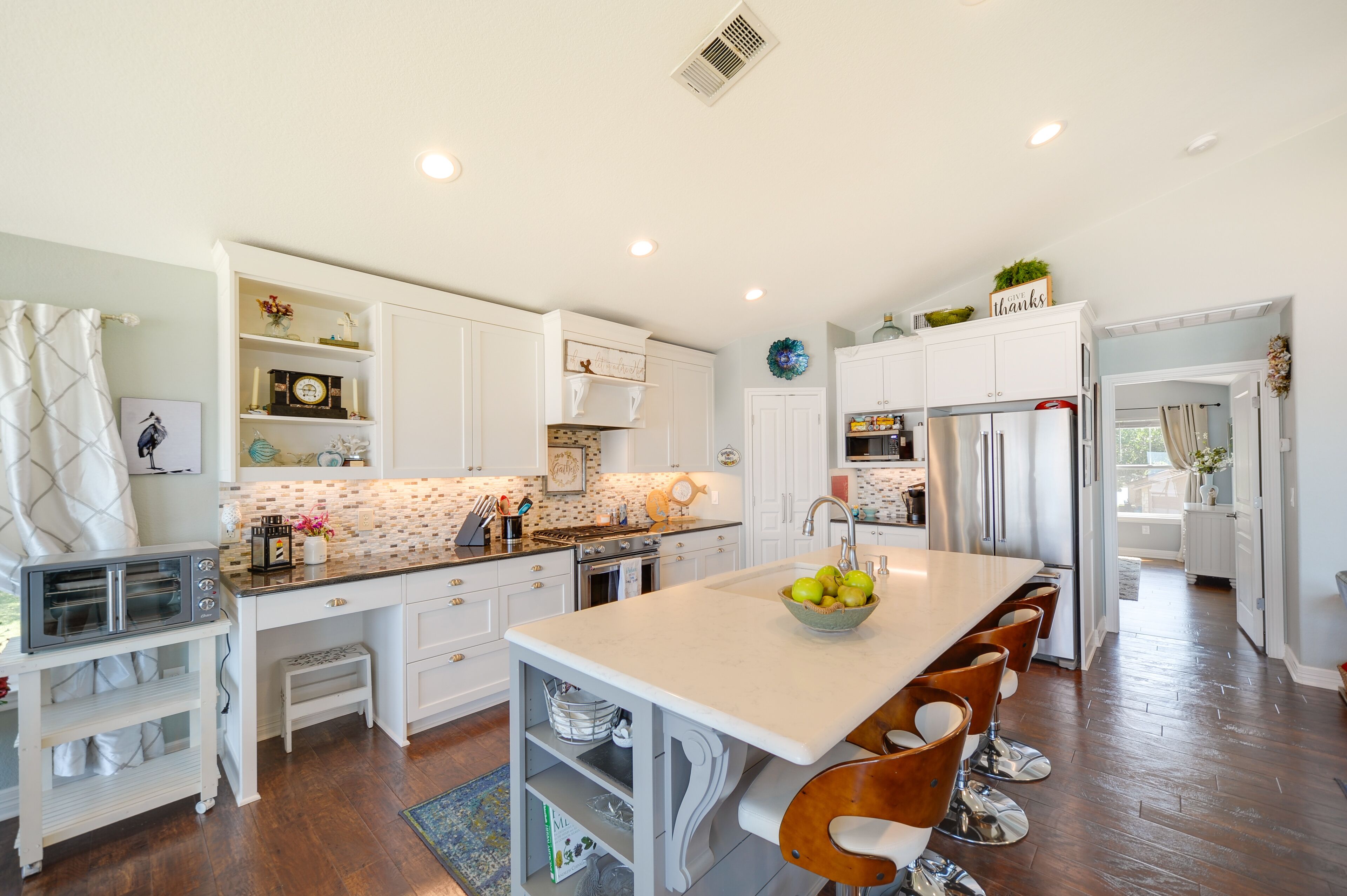 House (3 Bedrooms) | Private kitchen | High chair, paper towels