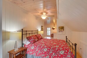 Interior - Beachfront Brooklin Studio With Private Balcony! (Brooklin)
