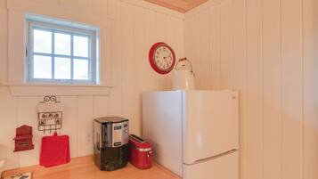 Apartment (0 Bedroom) | Interior