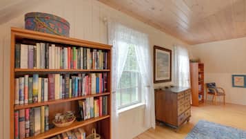 Apartment (0 Bedroom) | Interior