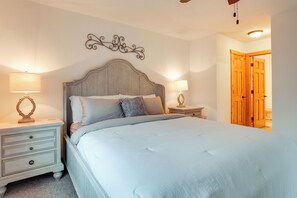 Apartment (2 Bedrooms) | Interior - Lake Minocqua Condo w/ Shared Fire Pit! (Minocqua)