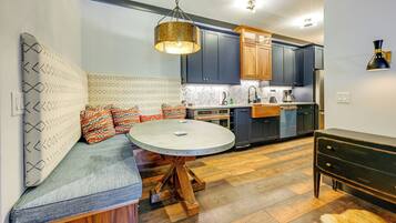 Apartment (0 Bedroom) | Interior