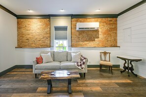 Apartment (0 Bedroom) | Interior