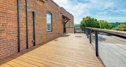 Modern Franklin Studio: Prime Downtown Location!