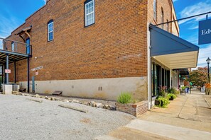 Apartment (0 Bedroom) | Interior