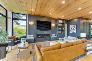 House (4 Bedrooms) | Interior - Modern Turnerville Cabin w/ Hot Tub & Scenic Views (Bedford)