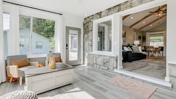 Cottage (2 Bedrooms) | Intérieur