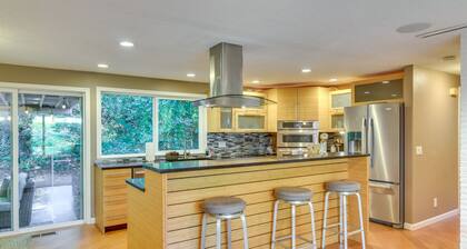 Lake Oswego Home w/ Covered Patio: Near Portland!