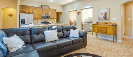 House (3 Bedrooms) | Interior