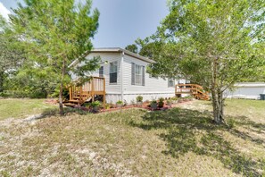 House (3 Bedrooms) | Interior - Weeki Wachee Home w/ Fire Pit: 13 Mi to Ocean! (Brooksville)