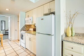 Apartment (1 Bedroom) | Interior - Modern Caravelle Resort Condo: Near Golf Courses! (Myrtle Beach)