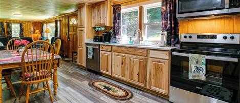 House (3 Bedrooms) | Interior