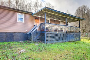 House (3 Bedrooms) | Interior - Fire Pit & Covered Deck! Cozy, Rustic Cosby Cabin (Cosby)