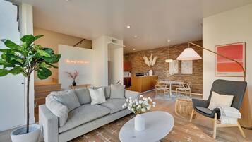 Apartment (2 Bedrooms) | Front of property