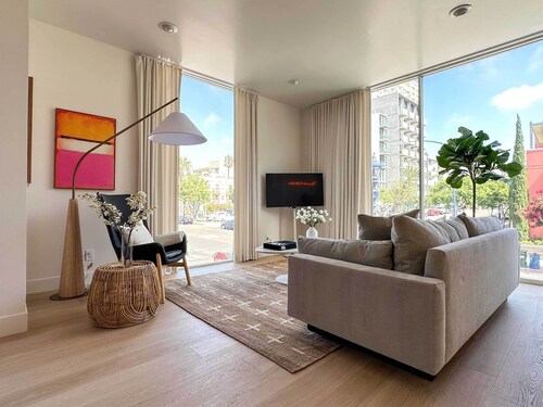 Rooftop w/ Views: Modern Little Italy Townhome