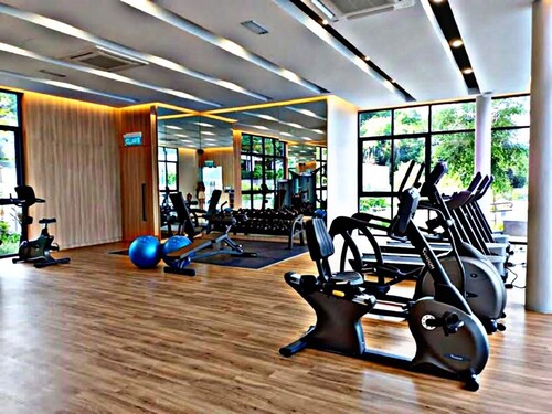 cozy family stay seaview & airport view batu maung