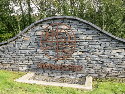 Watch Tree Apartment