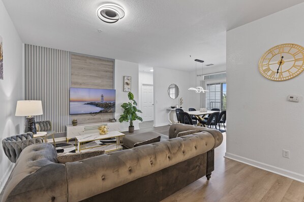 Tv, eldstad och tv-spel