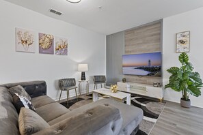 Tv, eldstad och tv-spel