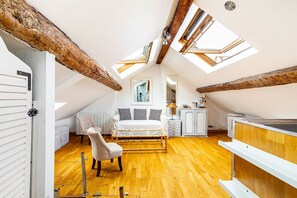 1 sovrum, internet och sängkläder