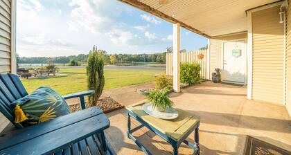 The Getaway...your perfect place to unwind - with hot tub just for guests.