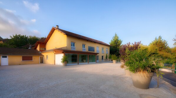 Exterior - Domaine Chloe du lac (Montferrat)