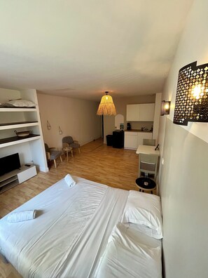 T1 2 personnes | Premium bedding, free WiFi, bed sheets - Domaine Chloe du lac (Montferrat)