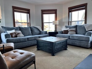 TV, fireplace - Allegheny 2 King Beds, Village View (Snowshoe)