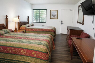 Solano Inn Vallejo Napa Valley / Six Flags
