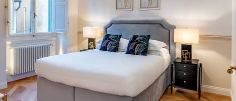 3 chambres, fer et planche à repasser, Wi-Fi, draps fournis