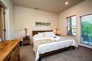 3 bedrooms, iron/ironing board, travel crib, free WiFi
