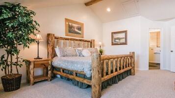 2 bedrooms, iron/ironing board, travel crib, free WiFi